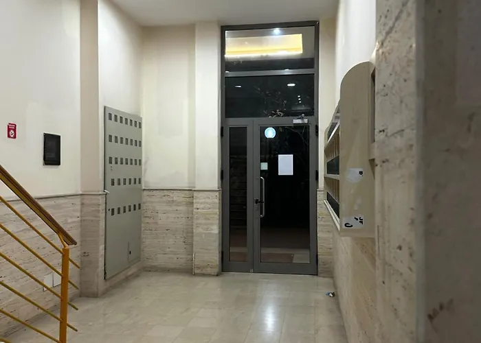 Sunset アパート ティラナ